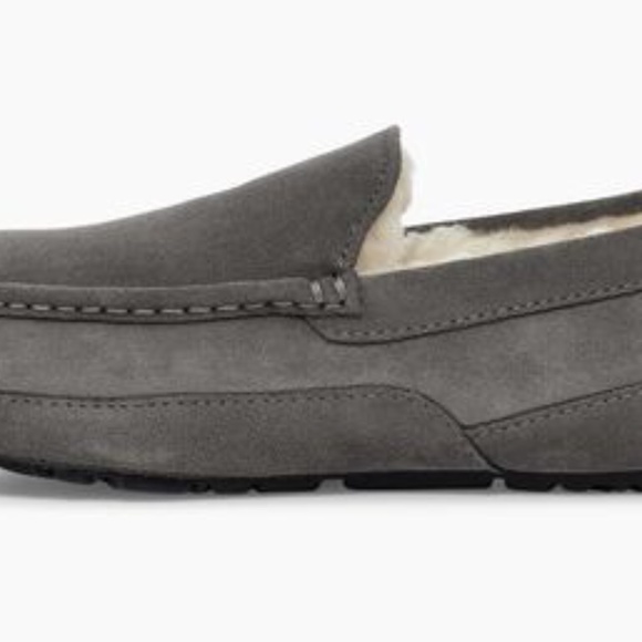 Brand New - UGG Ascot Slipper, Grey Suede, Men’s size 8